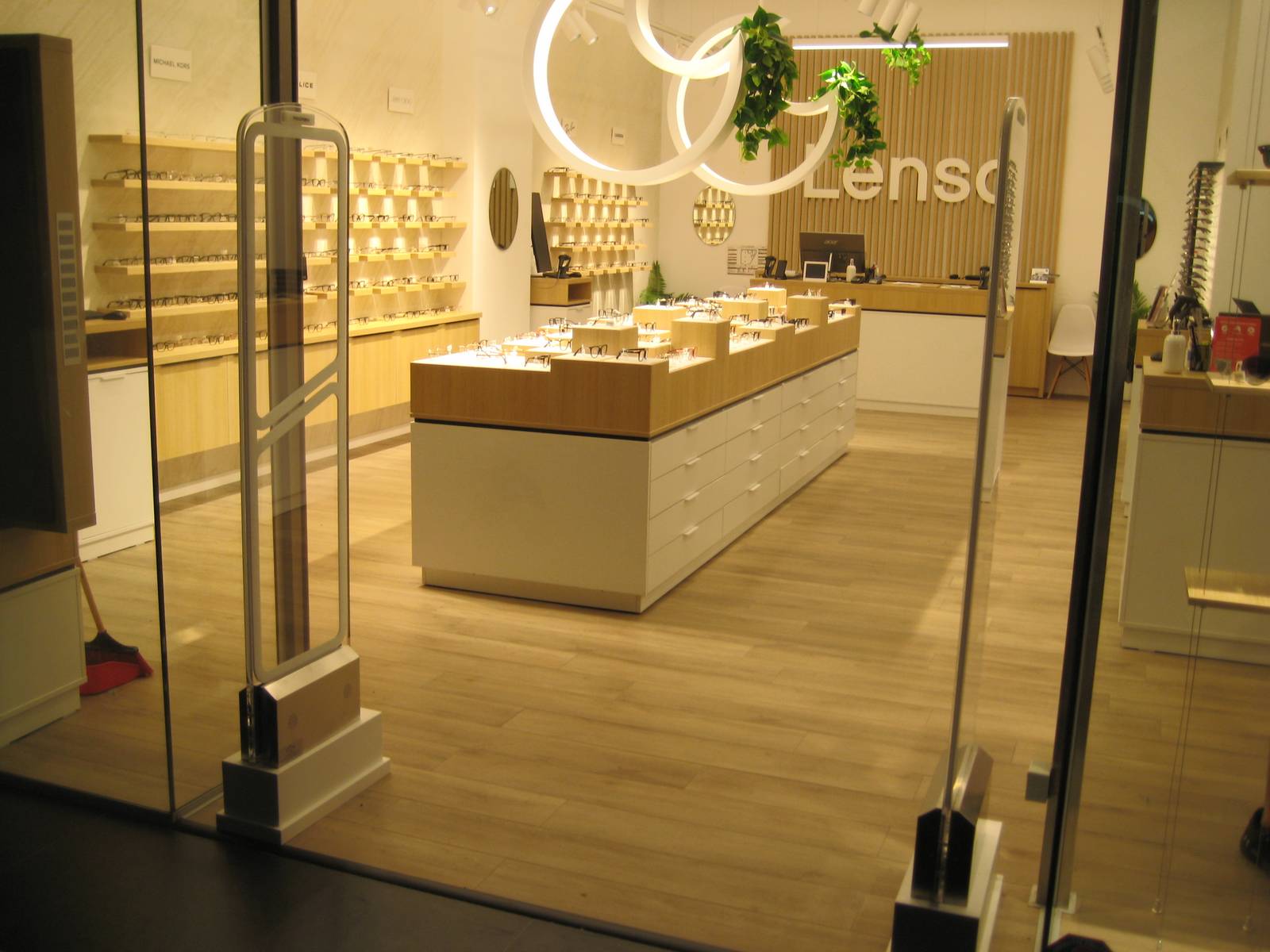 porti antifurt cu etichete antifurt