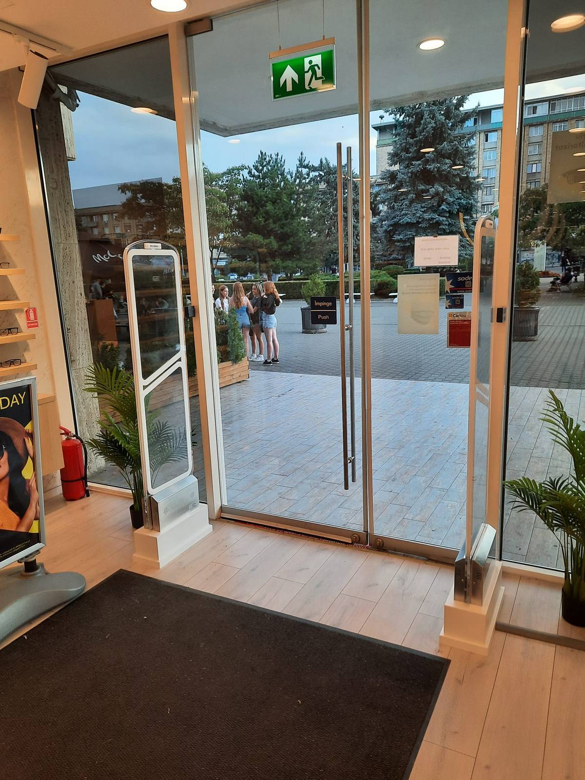 porti antifurt cu etichete antifurt