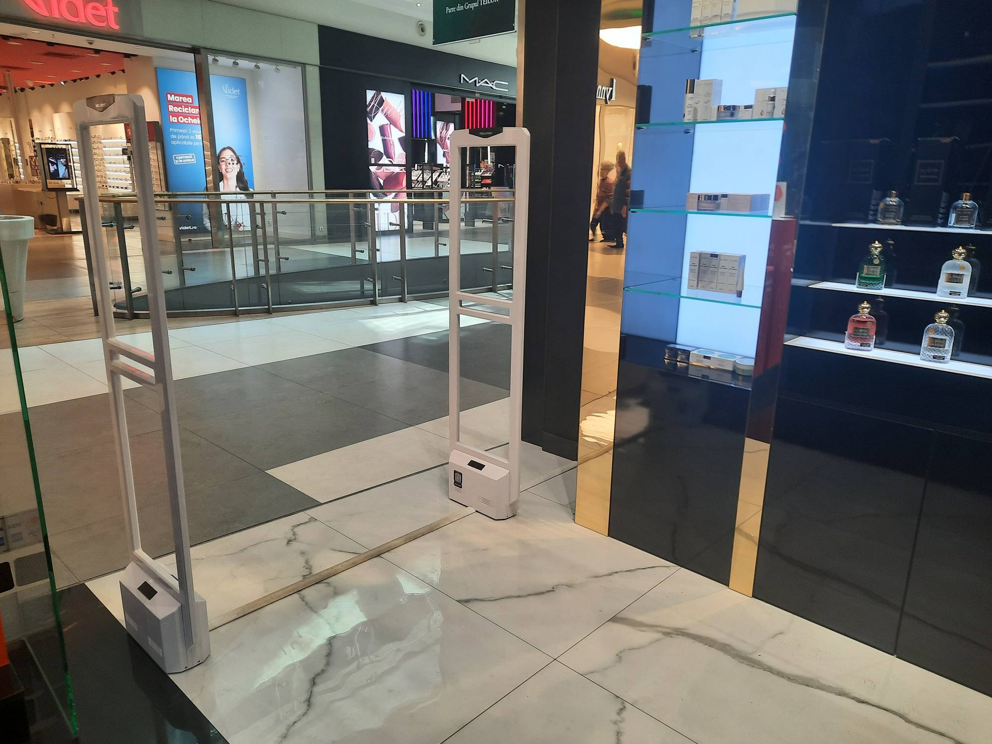 porti antifurt cu etichete antifurt