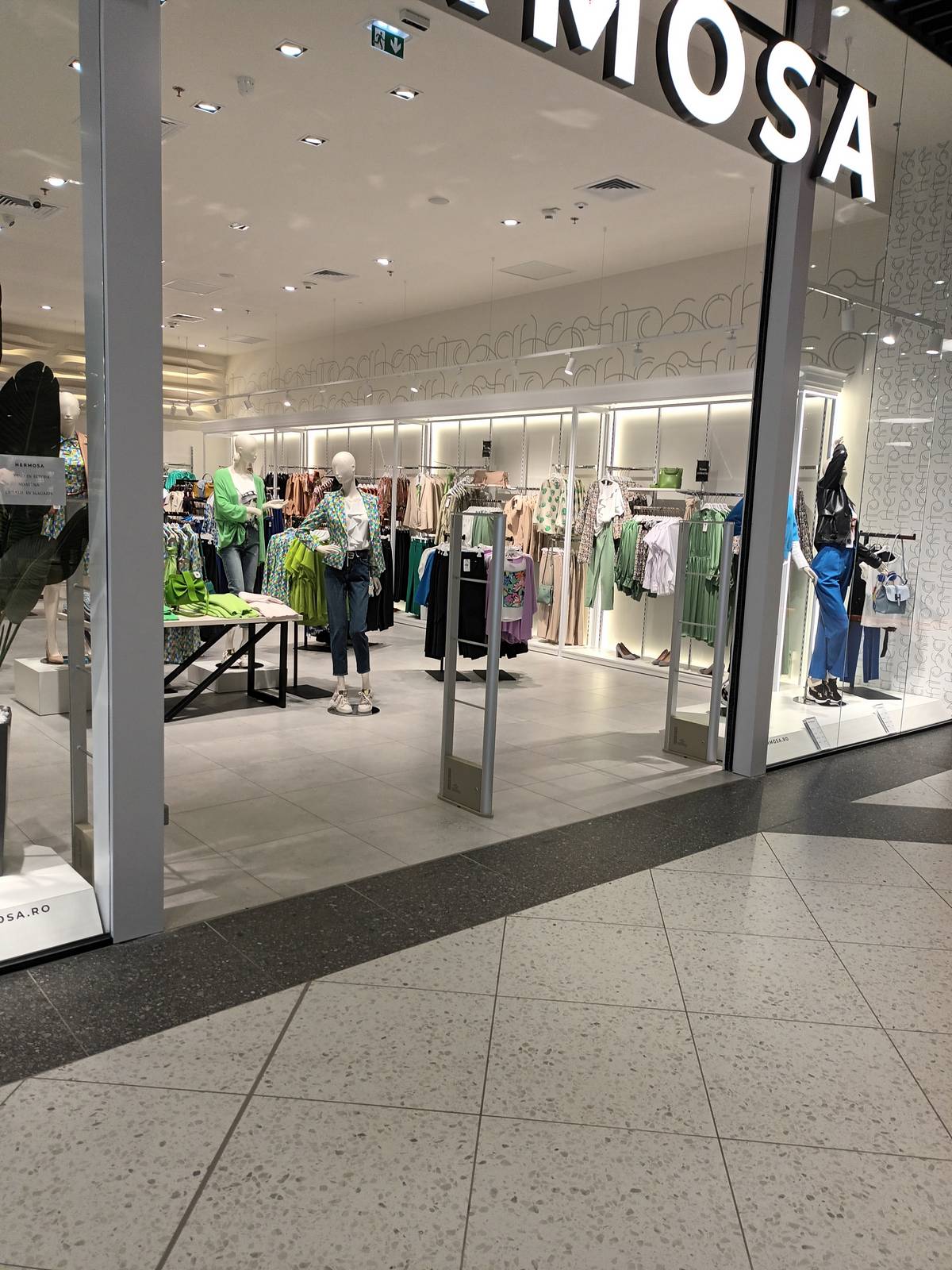 porti antifurt cu etichete antifurt